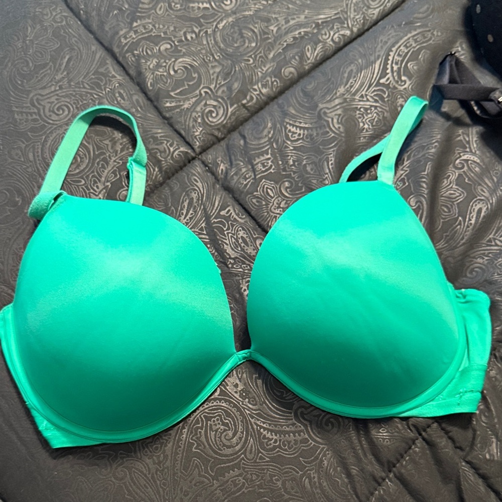 Victoria's Secret Green Bra